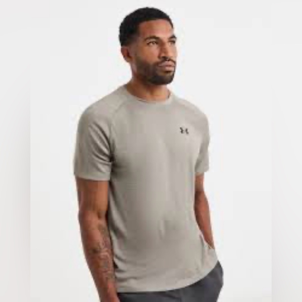 Under Armour Men's large tech, tee short sleeve shirt